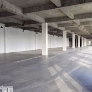低价出租！下沙开发区高速出入口旁1800m2可注册，仓库，厂