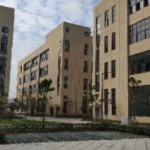 出租  余杭临平经济开发区1楼5000方，高5.7米，可分租