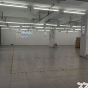 环境超好3000方可分割 有食宿班车 