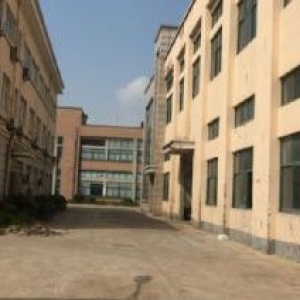 萧山钱塘江边的厂房，房子地段好配套全，临马路标准厂房