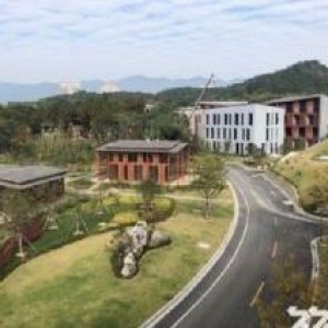 出售桐庐(杭州周边)非中介形象环境一流厂房出租，可分租和整租