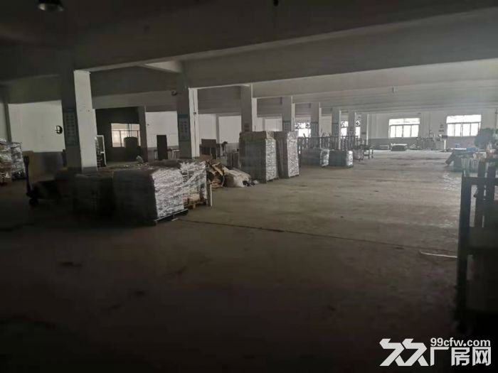出租浦阳二楼厂房1600方带电梯 层高4米