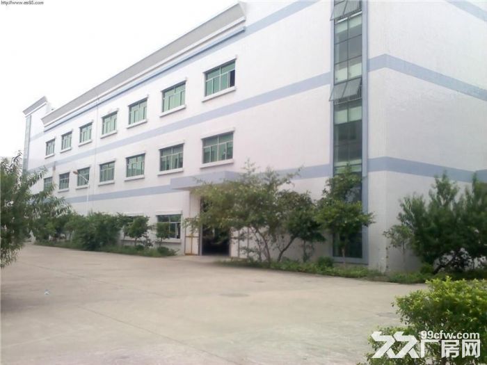 出租老余杭义桥独门独院一栋7500方1−3层，一楼层高9米，带4部行车