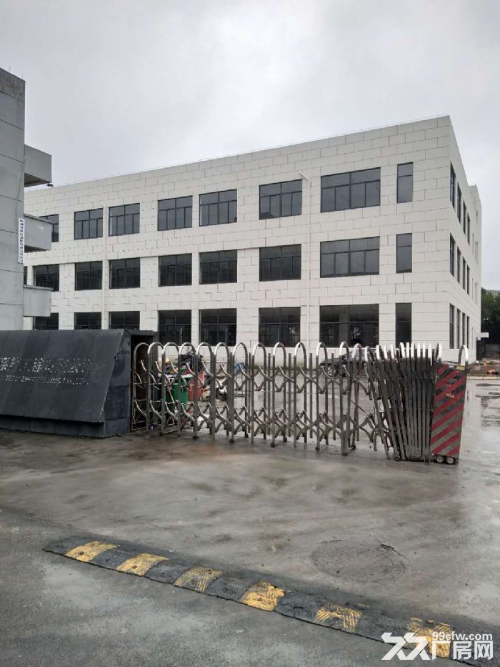 新建厂房 一至三层均有 可分割出租 业态不限 大车进出方便