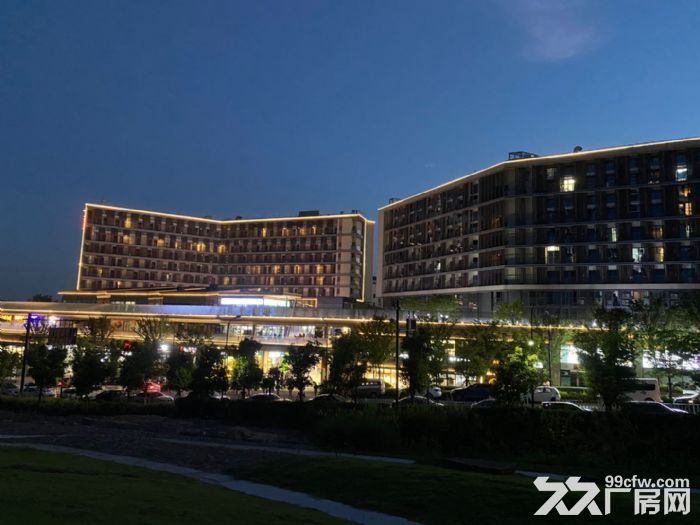 拱墅区康桥路边20亩空地，3200方厂房，旁边奔驰4S店，可做4S店，