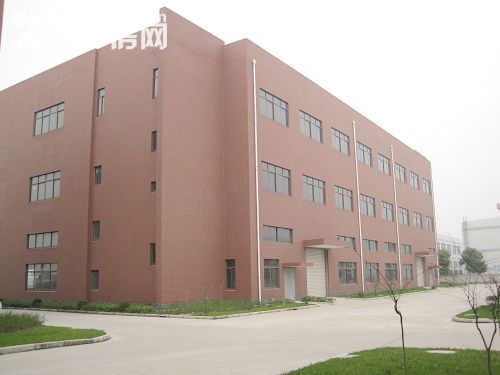 出租新塘二楼4000平方承重5吨，可来叉车，电梯15吨，可以分租价格205元可谈