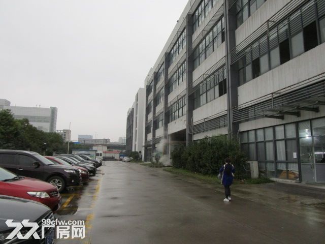 一楼1000方带装修 适合生产研发 交通生活便利